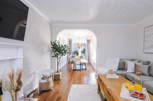 Peaceful 3 Bedroom Detached Home with ample parking, only 7 mins to Chester - sleeps 5 in 切斯特郊區