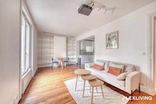 Spacious 1-bedroom in a trendy & lively area 11th