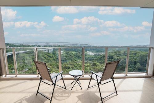 Balcony/terrace, モンドミオ沖縄リゾート ライカムヒルズ1007号室 in Kitanakagusuku