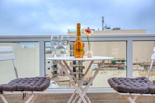 Stunning Apartments by Beyond Air, Sliema-Center! Near POOL! 4