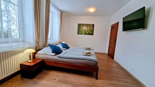 2 twin beds