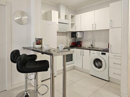 Apartment in centre of La Cala 200 metres from beach - image 5