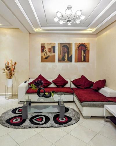 Cozy apartment, 2 min walk to train station TGV, Netflix, IPTV, AC, Quiet – khách sạn tại Quartier Maamora