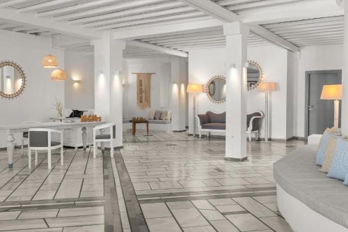 Lobby, Mr. and Mrs. White Tinos in Tinos