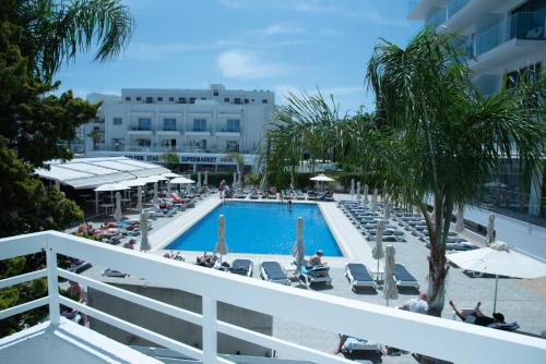 Flisvos Beach Apartments 2