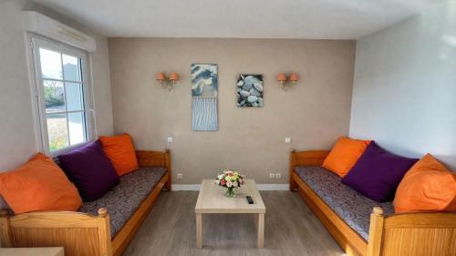 2 bedrooms, 4 beds