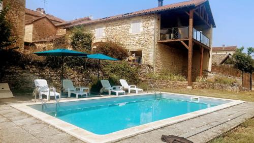 Ancient stone barn luxury renovation – khách sạn tại Puy-l'Eveque