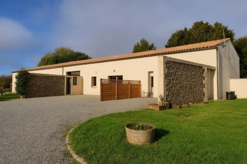 Gîte de la Forêt de Poyant (Gite de la Foret de Poyant) in Lussant