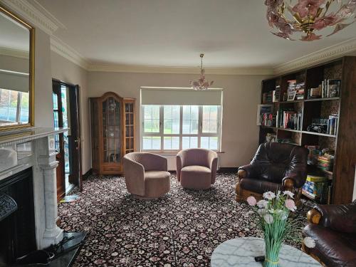 Dergfield House 4