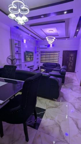 Lux 3bedroom apartment – khách sạn tại Akowonjo