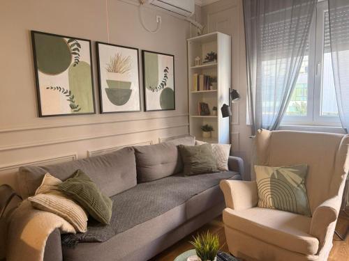 Center Firefly Gardens Apartment parking on request
