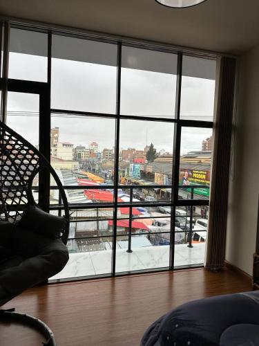 Lujoso, céntrico, cálido, equipado, con vista al carnaval (Lujoso, centrico, calido, equipado, con vista al carnaval) in Oruro
