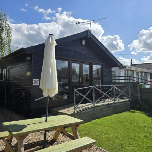 Viesnīcas āriene, Yare View Riverside Norfolk Broads in Brundall