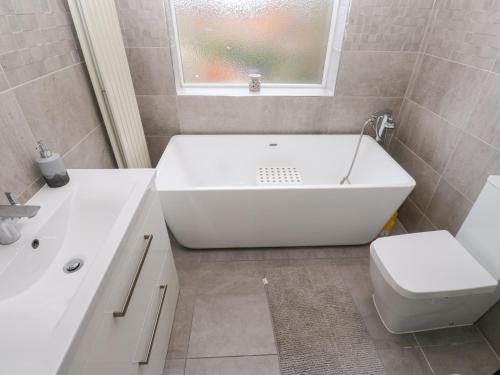 Middleton Park House - image 3