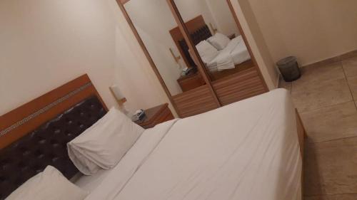 Jawheret S Hotel Suite - image 8