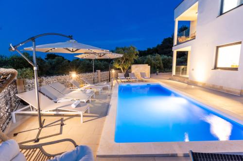 . Villa Mauro