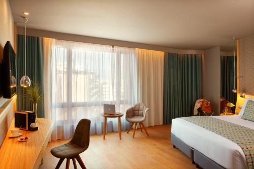 room detail thumbnail 1