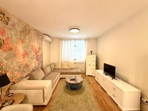 7 Emperors Central Suite