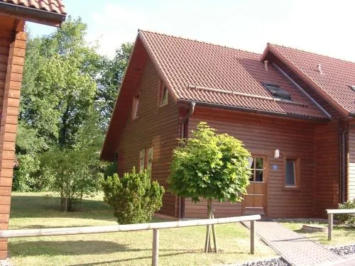 Ferienhaus im Holzblockstil im Naturerlebnisdorf Blauvogel in Hasselfelde, Deutschland
