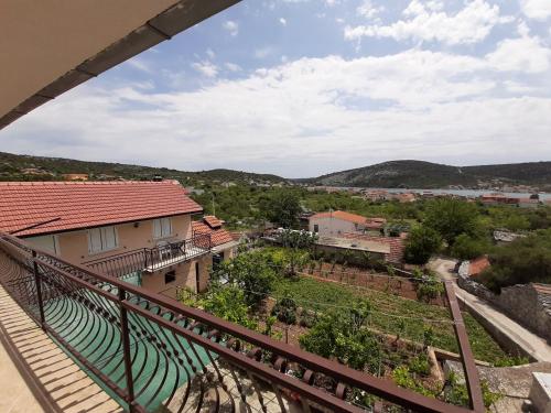 Apartments Diana Vinišće - image 10