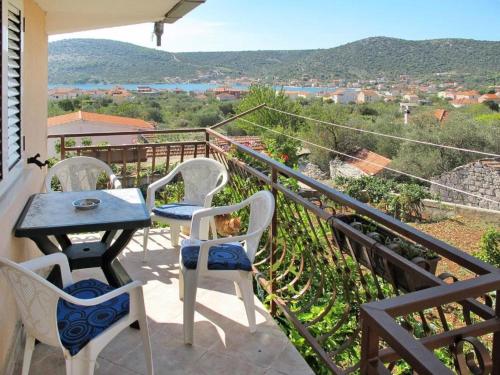 Apartments Diana Vinišće - image 6