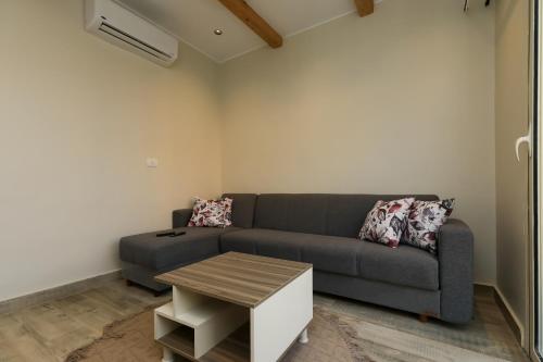 Pyramids Height Luxury Wing - image 11