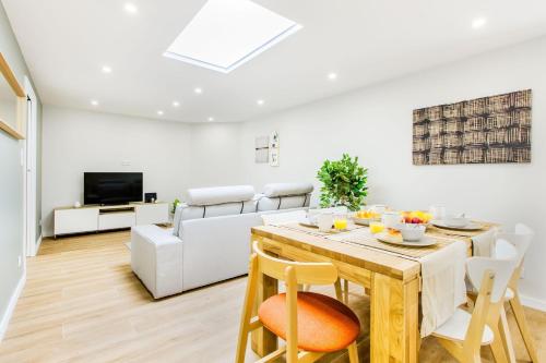 Espinho Beach 4 Stays with Terrace in เอสปินโฮ