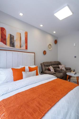 PJ Suites Studio Near SGR JKIA Expressway with Gym Pool Wi-Fi - image 2