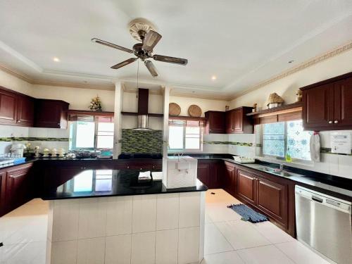 Kitchen, Sand Sea U Pool Villa Homestay in Nong Pla Lai