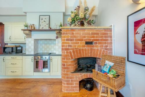 Facilities, 1 Bed in Weeton oc-c32015 in Staining and Weeton