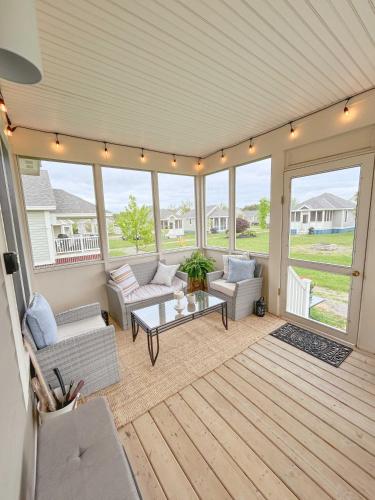 The Magnolia - 37 Butternut in Cove Beach (ON)