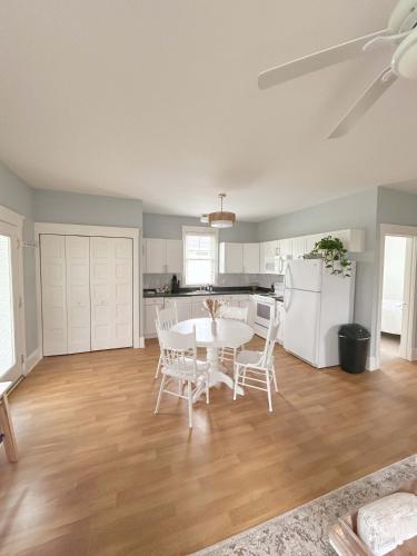 The Magnolia - 37 Butternut in Cove Beach (ON)
