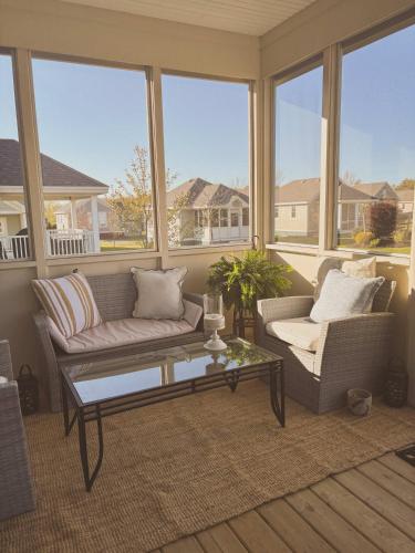 The Magnolia - 37 Butternut in Cove Beach (ON)