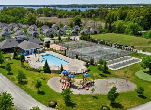 The Magnolia - 37 Butternut in Cove Beach (ON)