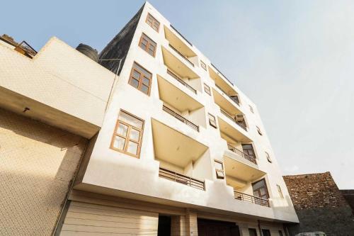 Вход, Hotel O Nangloi Railway Station Formerly Chahal Guest House in Punjabi Bagh