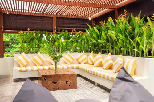 NEW 2BR Minica Villa in the heart of Kayu Aya Oberoi Seminyak walking distance to Beach Shops Restaurants - image 2