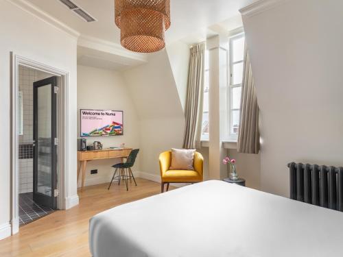 room detail thumbnail 1