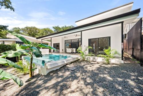 Casa 6 Palmas Jungle Hideaway with Private Pool in Villareal