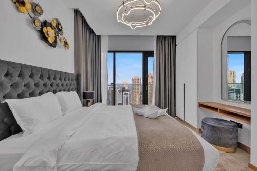 Full Marina view luxury apartment in Dubai - image 3
