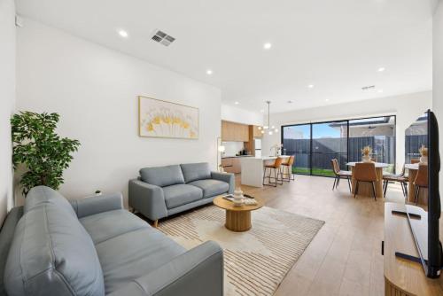 Brand New Creamwood Retreat in Fulham Gardens – khách sạn tại Bãi biển Henley