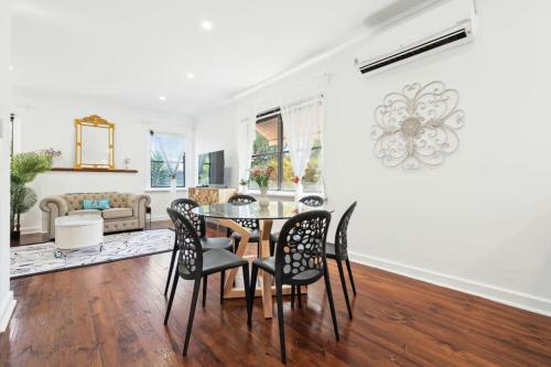 Hidden Gem Spacious 2BR House in Clovelly Park in Clovelly Park