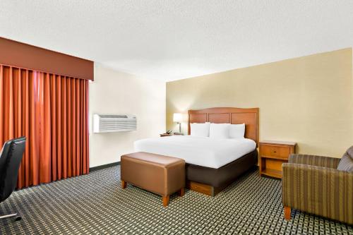 1 queen bed