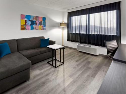 Holiday Inn Express And Suites Washington DC Noma By IHG - image 7