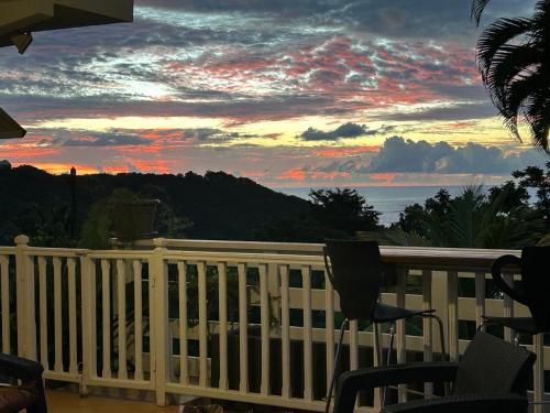 Studio La Marguerite - Vue mer avec terrasse privée - calme tropical à Deshaies (Studio La Marguerite - Vue mer avec terrasse privee - calme tropical a Deshaies) in Deshaies