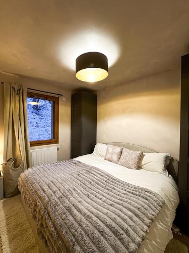 Le Petit Roc Cozy Basecamp in Roc dEnfer in Le Biot