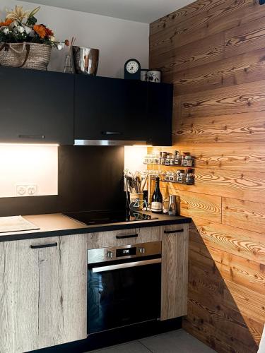Le Petit Roc Cozy Basecamp in Roc dEnfer in Le Biot