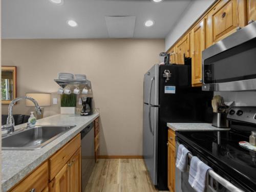 Beaches Inn Townhomes – Cannon Beach, OR