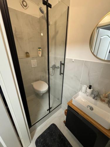 Ducha, Modern Compact Studio near Frankfurt in Karben