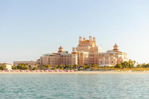 Exterior view, The Don CeSar in St. Pete Beach (FL)