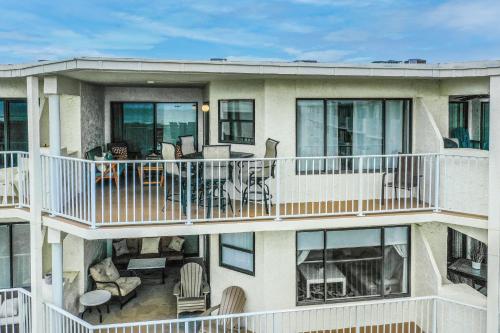 Beautiful Home Near the Beach with Views of the Atlantic off the Private Balcony – khách sạn tại Bãi biển Butler